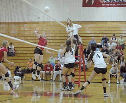 Senior hitter Mikayla LaRosa looks for some open court in Mountlake Terrace territory to exploit with her hit.